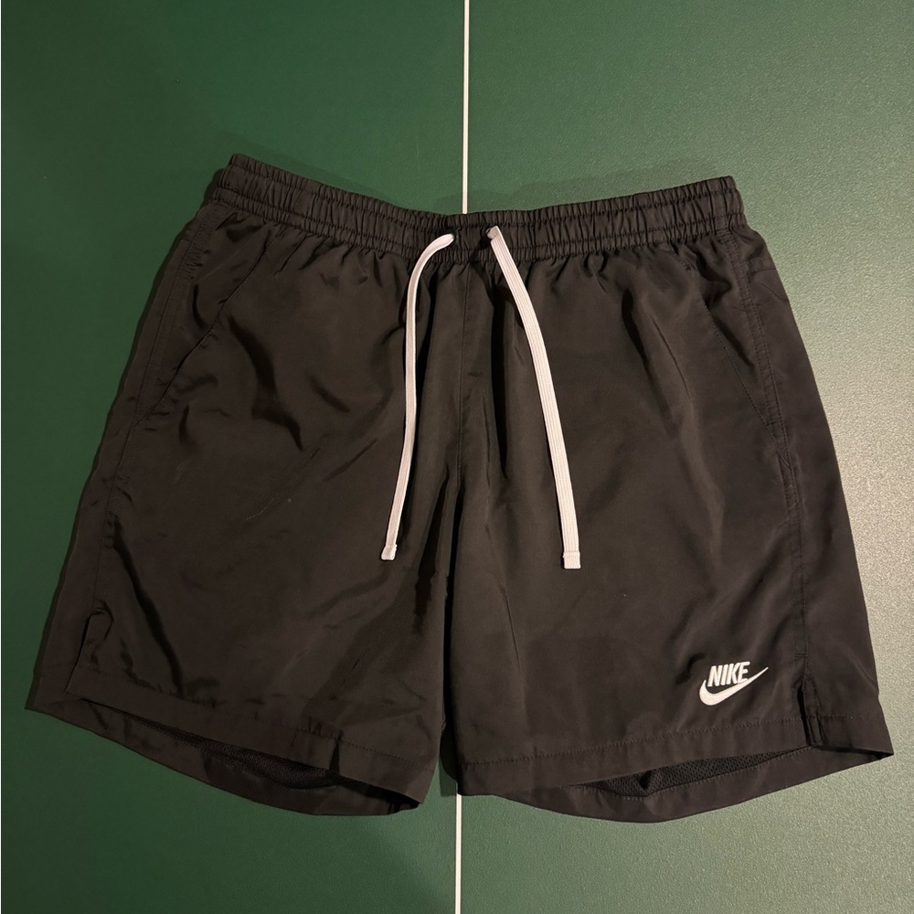Men’s Medium Black Nike 6in inseam Woven Athletic Shorts
